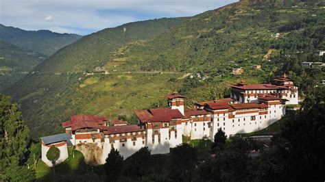 Bhutan - Trongsa Dzong - YouTube