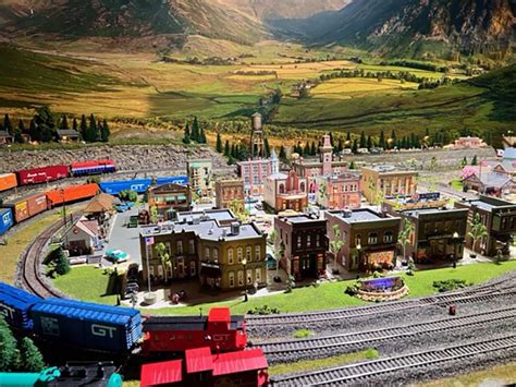 HO scale train layouts - Model railroad layouts plansModel railroad ...