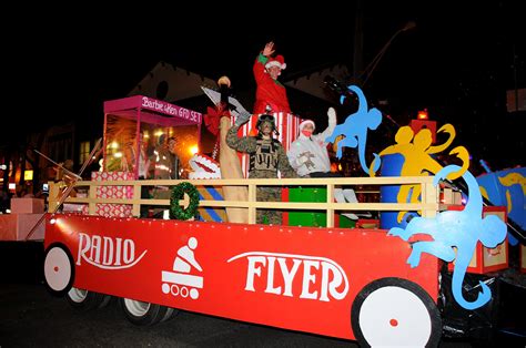 Pin by Gina Simpson on Hallowe'en | Christmas parade floats, Christmas ...