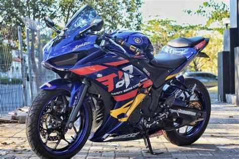 yamaha r25 v2 biru - Donna Grant