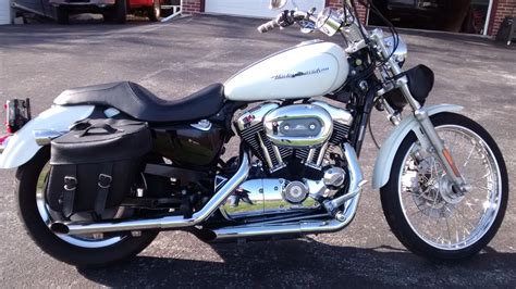 2006 Harley-Davidson® XL1200C Sportster® 1200 Custom (White), Honey ...