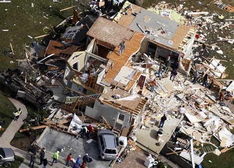 Aerial views of tornado damage - Photo 9 - Pictures - CBS News