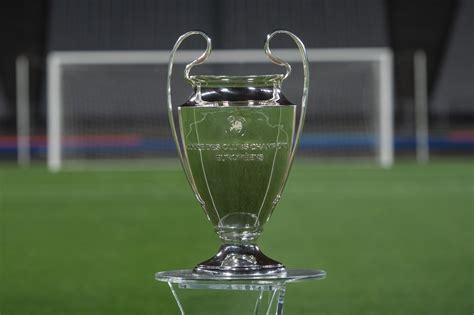 Fans to get personal with UEFA Champions League trophy in Istanbul ...