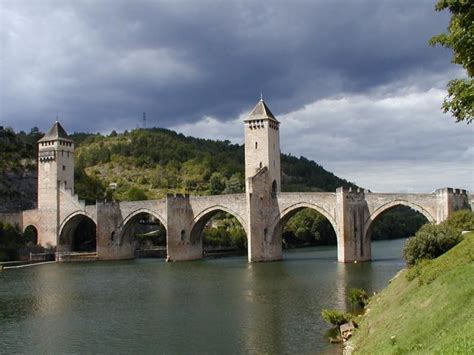 Cahors, France: Valentre bridge | Cahors, Travel spot, France wine