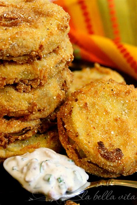 The BEST Fried Green Tomatoes with Garlic, Bacon and Buttermilk Sauce