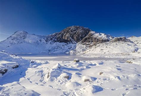 Winter Walking from the Langdale Valley | BaldHiker