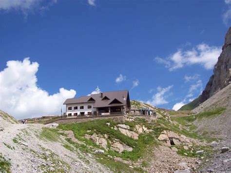 6-day hiking tour along the Carnic Alps. 6-day trip. Certified guide