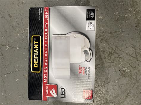 Defiant Motion Activated Security Light - RLWarehouse.com