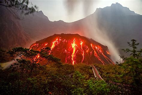 WISATA GUNUNG KELUD di KEDIRI JAWA TIMUR