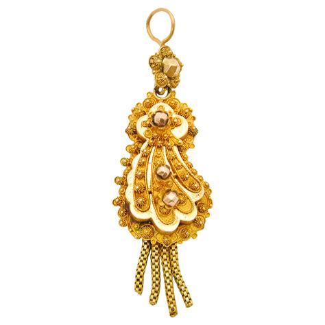 Victorian 18 Karat Yellow Gold Filigree Pendant For Sale at 1stDibs