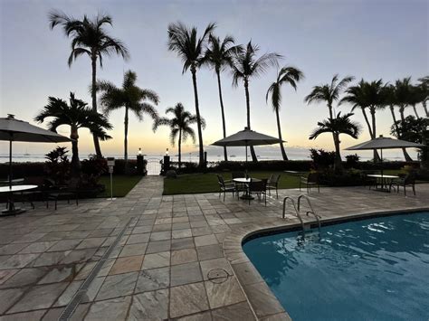 Lahaina Shores Beach Resort in Maui [Hyatt Hotel Review]