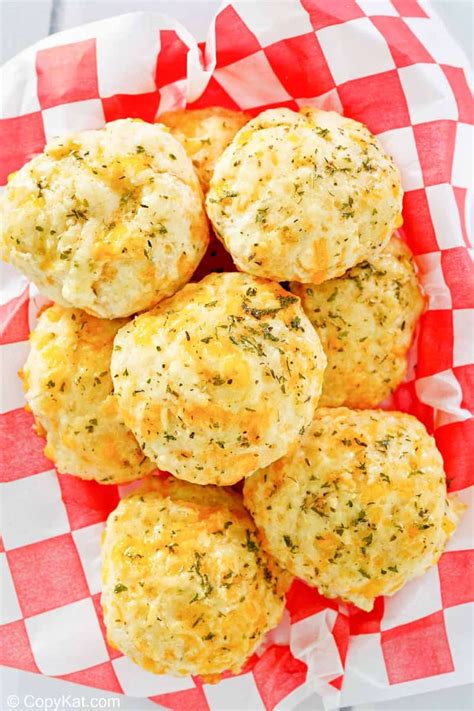 Copycat Red Lobster Cheddar Bay Biscuit recipe - CopyKat Recipes