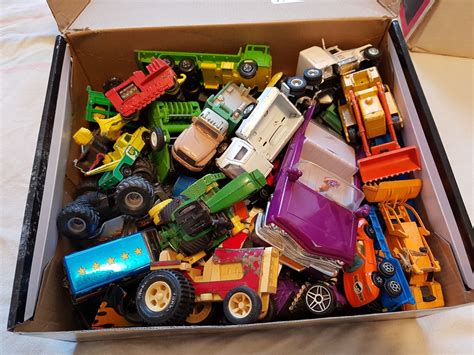 Large Box of Vintage toy cars/ trucks - Schmalz Auctions