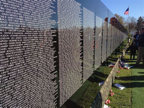 Life With Hannah: The Moving Wall: A Vietnam War Memorial