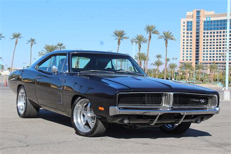 1969 DODGE CHARGER R/T CUSTOM COUPE - Front 3/4 - 215043