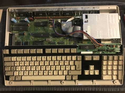 Amiga 500 keyboard membrance maintenance - Dreamcast.nu