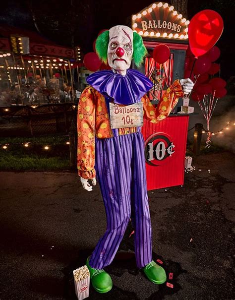 Spirit Halloween Debuts Over a Dozen New Animatronics for 2023 | All ...