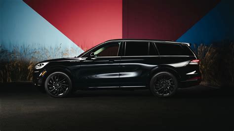 2022 Lincoln Aviator preview: Jet Appearance Package adds blacked-out trim