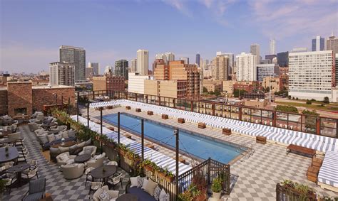 Take A Dip In These Top Swimming Pools in Chicago