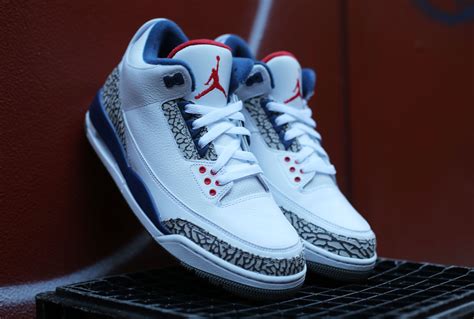 True Blue Air Jordan 3s Original Red Tongue | Sole Collector