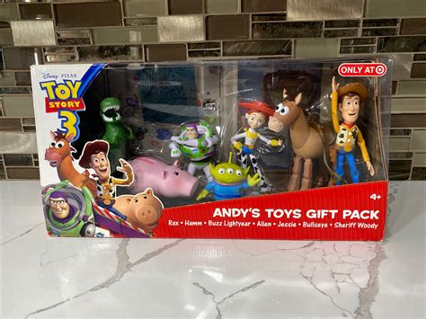 Bonecos Toy Story Buzz Lightyear, Woody, Jessie, Dinossauro, Bullseye ...