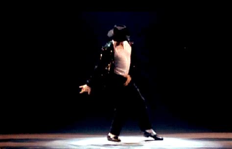 Remembering the King of Pop: 10 signature Michael Jackson dance moves ...