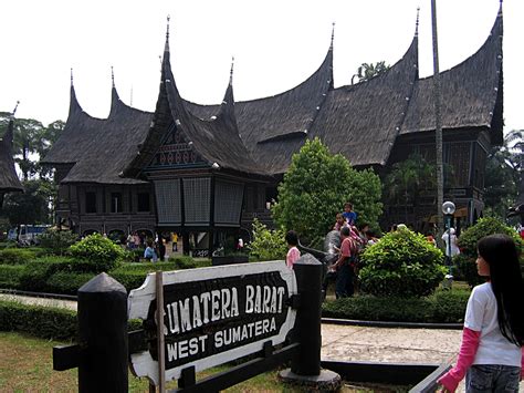 Wisata Jakarta - Taman Mini Indonesia Indah (TMII)