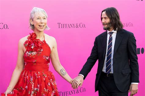 Keanu Reeves and girlfriend Alexandra Grant step out on red carpet ...