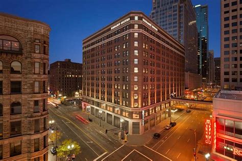 EMBASSY SUITES BY HILTON MINNEAPOLIS DOWNTOWN : Prezzi e Recensioni 2023