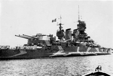 15 in Littorio class battleship Vittorio Veneto at Taranto in 1941 ...