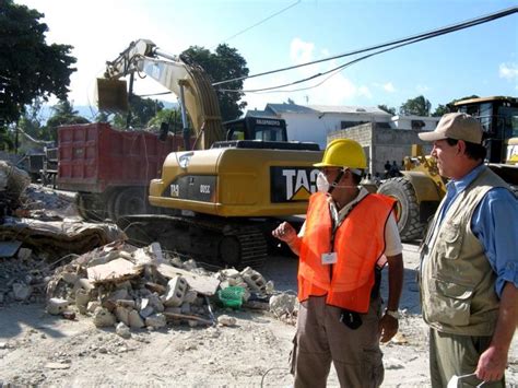 Free picture: haiti, earthquake, relief, workers, helping