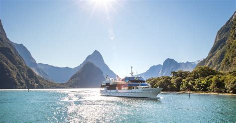 Milford Sound Cruises | Overnight & Day Tours in Milford Sound