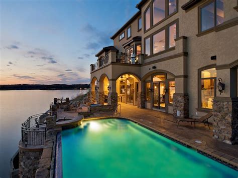 Magnificent home with view of Lake of the Ozarks. Why haven't I ever ...