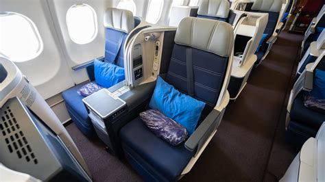 Malaysia Airlines A330 Business Class Review, Denpasar - Kuala Lumpur ...