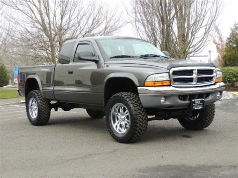 2004 Dodge Dakota SLT Club Cab 4X4 / V8 4.7L / LIFTED