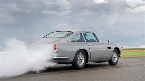 Aston Martin DB5 Goldfinger Continuation is $3.5M worth of neat gadgets ...