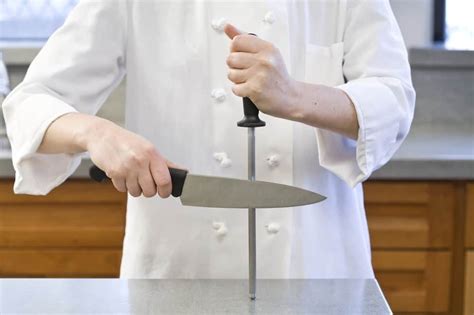 How to Sharpen Kitchen Knives at Home (3 Different Methods)