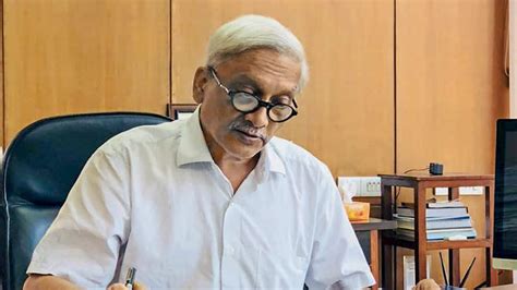 IIT-Bombay to hold condolence meet for alumnus Manohar Parrikar | India ...