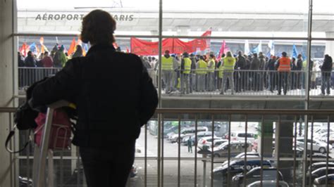 French airport workers strike over ‘right to strike’