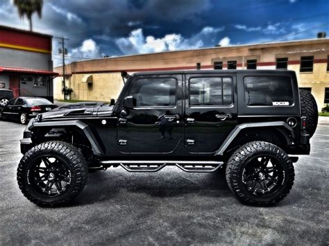 Jeep Wrangler JK Unlimited RUBICON CUSTOM LIFTED LEATHER HARDTOP