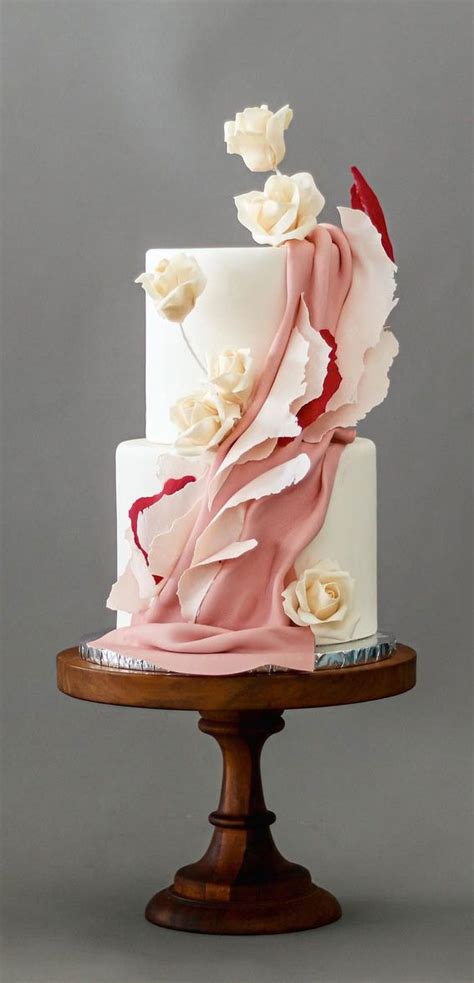 40 Beautiful Wedding Cake Trends 2023 : Timeless & Delicate White Cake