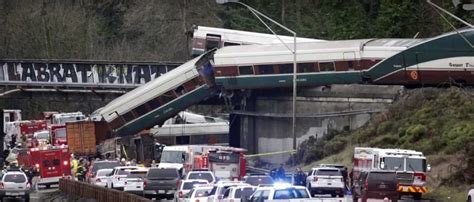 Man Heading to Work Becomes Hero After Saving Amtrak Crash Victims ...