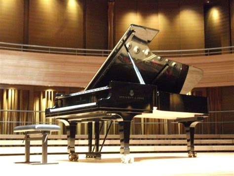 sharing: Piano - Concert Hall