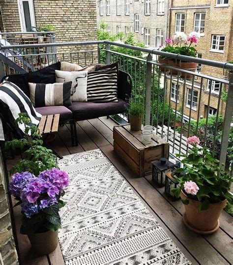 33 The Best Apartment Balcony Design Ideas - MAGZHOUSE