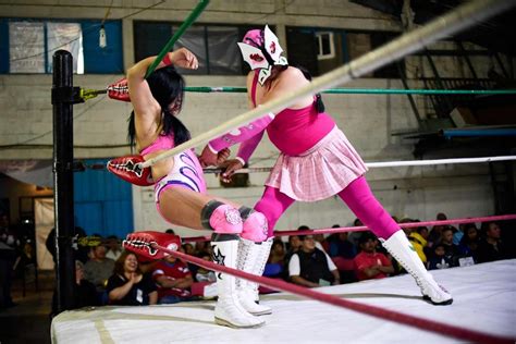 War of sexes: Mexican women wrestlers face sexism and criticism for ...