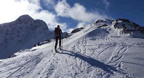 El esquí de montaña: deporte de moda | Lugares de Nieve