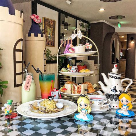 7 Insanely Themed Cafes & Restaurants In Asia With LINE Friends ...