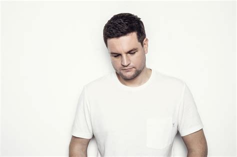 Grum Talks "Hourglass", Anjunabeats, Remixing Classic Tunes, & More ...