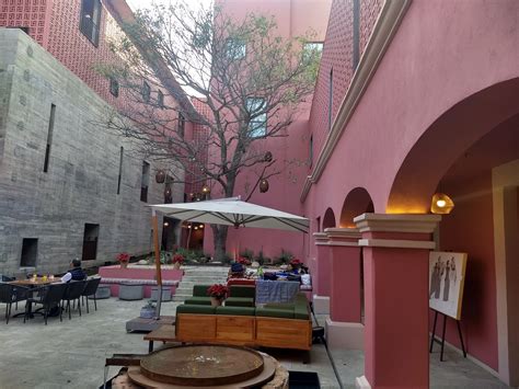 City Centro Oaxaca, el famoso hotel rosa que te enamorará