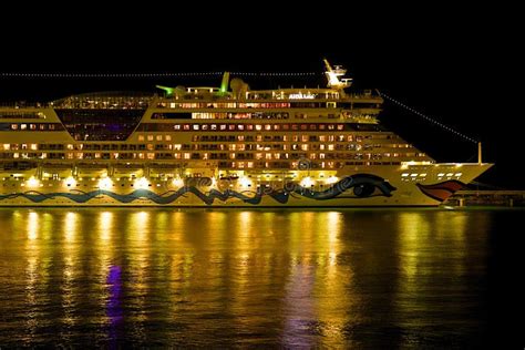 Cruise Ship In Venice At Night Editorial Stock Photo - Image of night ...